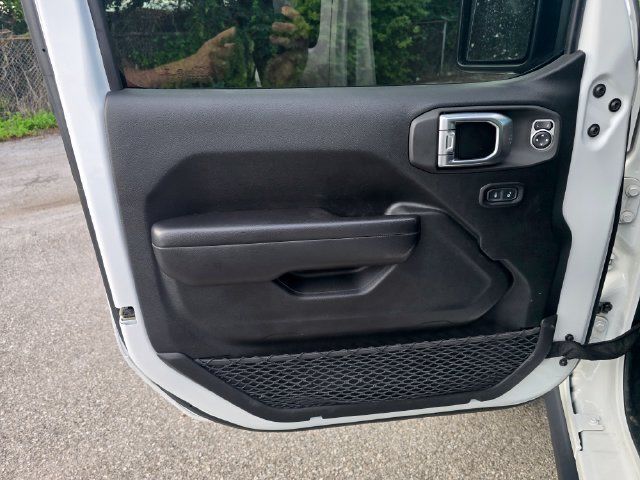 Used 2020 Jeep Gladiator Mojave AWD/4WD image 9