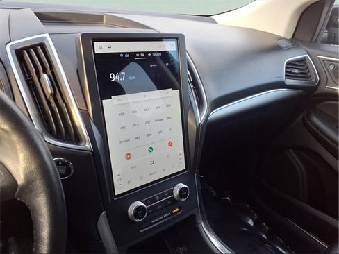 Used 2022 Ford Edge Titanium image 8