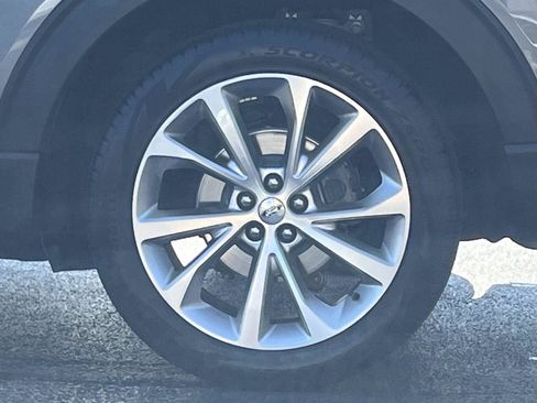 Used 2021 Ford Explorer Platinum w/ Equipment Group 601A AWD/4WD image 29