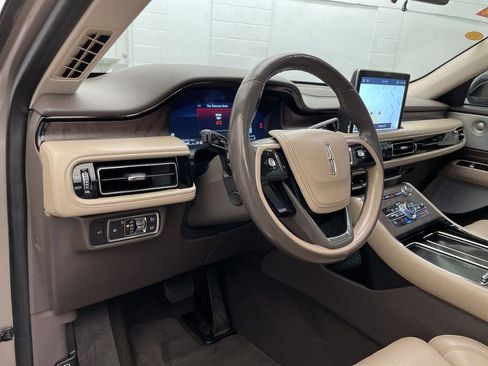 Used 2021 Lincoln Aviator Reserve w/ Equipment Group 201A RWD image 19