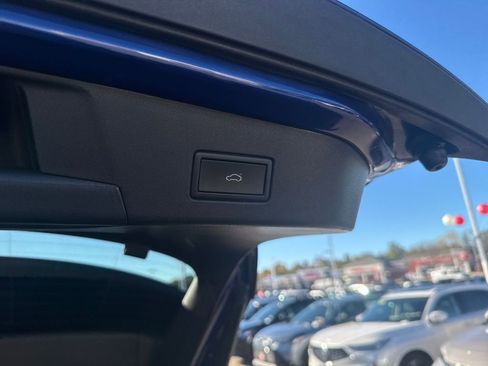 Used 2021 Volkswagen ID.4 Pro S image 8