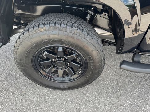 Used 2023 Toyota Tacoma SR AWD/4WD image 5