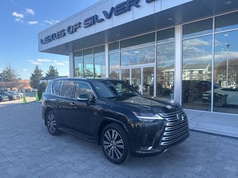 Used 2025 Lexus LX 600 4WD w/ Luxury Package image 3
