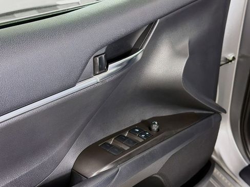 Used 2022 Toyota Camry LE FWD image 19