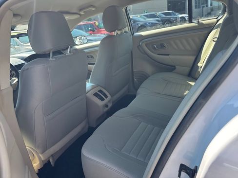 Used 2018 Ford Taurus SE FWD image 23