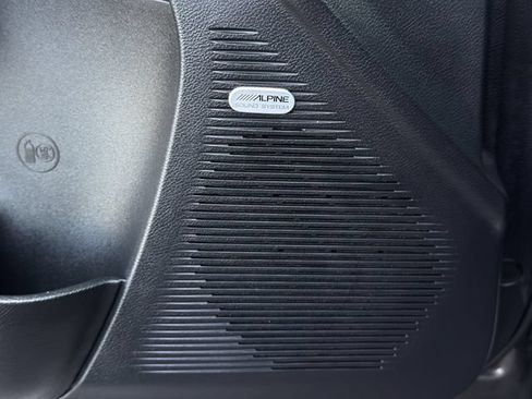 Used 2023 Dodge Challenger SXT RWD image 21