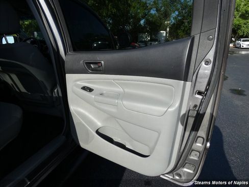 Used 2014 Toyota Tacoma PreRunner w/ SR5 Package image 54