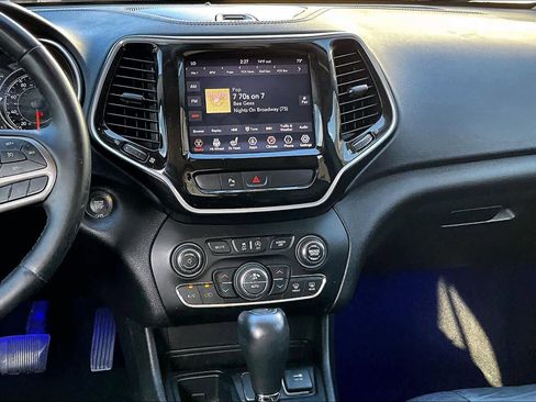 Used 2020 Jeep Cherokee Limited image 6
