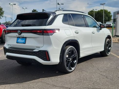 New 2026 Volkswagen Tiguan SE R-Line AWD/4WD image 3