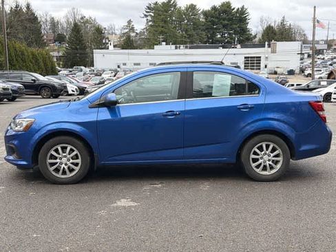 Used 2018 Chevrolet Sonic LT w/ Convenience Package image 2