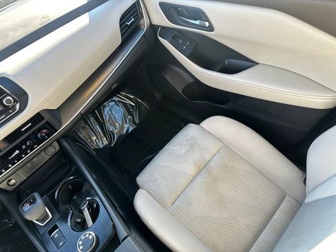 Used 2024 Nissan Rogue SV image 20
