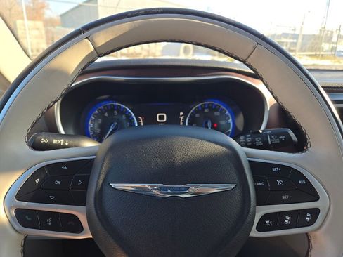 Used 2018 Chrysler Pacifica Limited w/ Tire & Wheel Group image 29