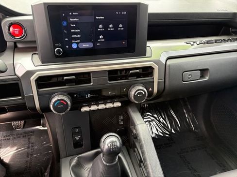 Used 2024 Toyota Tacoma TRD Off-Road AWD/4WD image 14