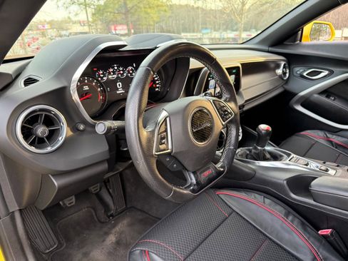 Used 2018 Chevrolet Camaro SS image 21