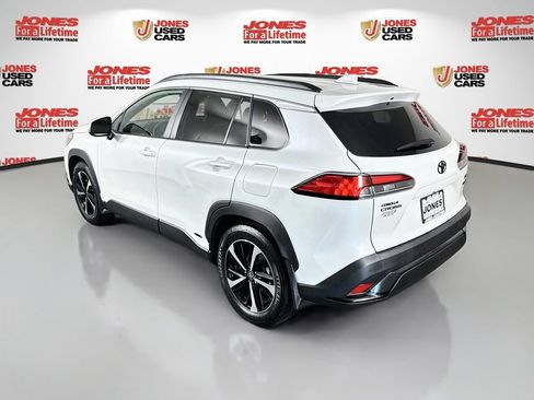 Certified 2024 Toyota Corolla Cross AWD Hybrid w/ Convenience Package image 2