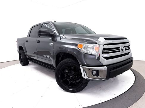 Used 2017 Toyota Tundra SR5 w/ SR5 Upgrade Package RWD image 1