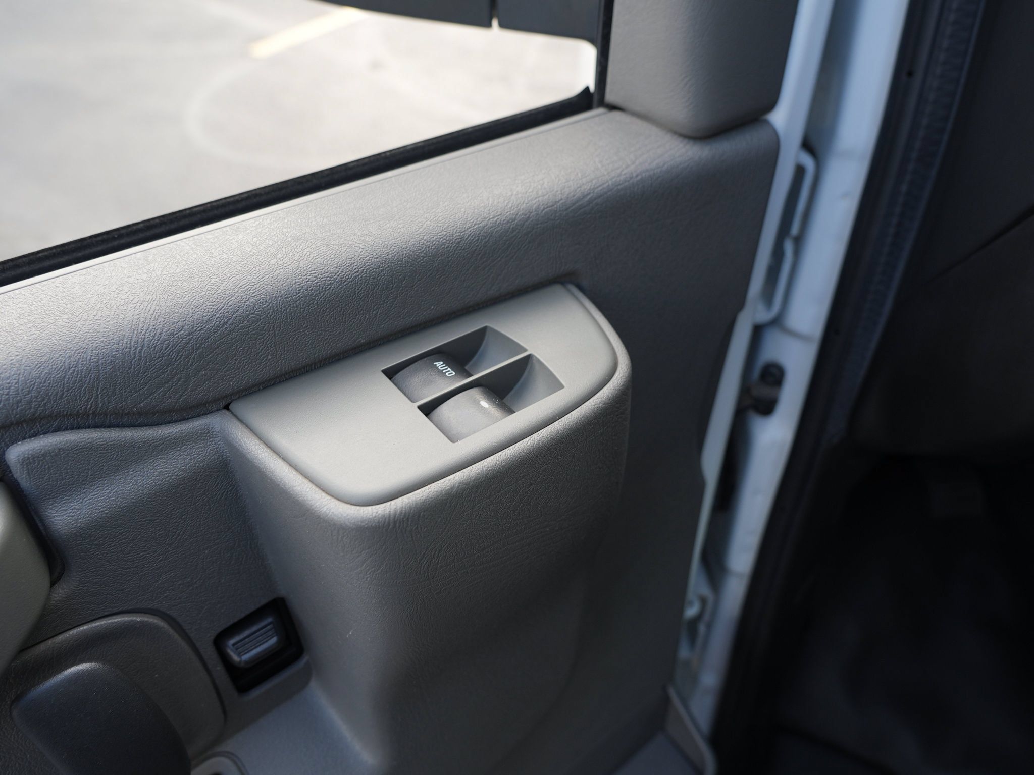 Used 2019 Chevrolet Express 2500 LS w/ Driver Convenience Package RWD image 18