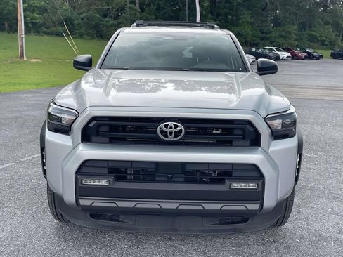 Used 2025 Toyota 4Runner SR5 AWD/4WD image 6
