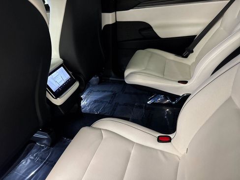 Used 2022 Tesla Model X Plaid AWD/4WD image 11