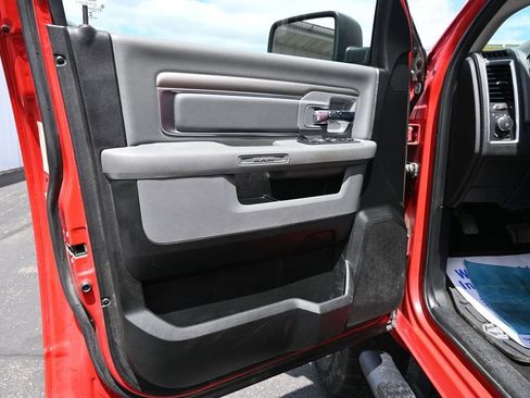Used 2018 RAM 1500 SLT AWD/4WD image 37