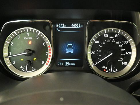 Used 2017 Nissan Titan SV RWD image 20