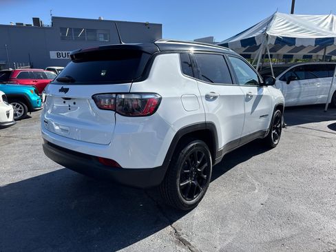 Used 2023 Jeep Compass Altitude AWD/4WD image 5