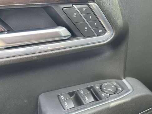 Used 2025 GMC Sierra 1500 SLT RWD image 14