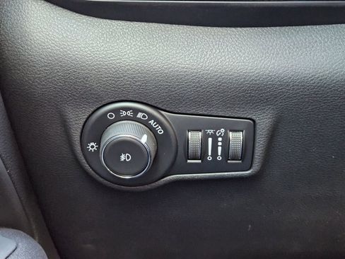 New 2026 Jeep Compass Latitude image 23