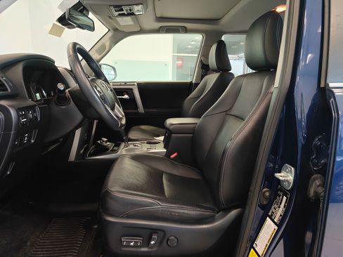 Used 2021 Toyota 4Runner Limited AWD/4WD image 10