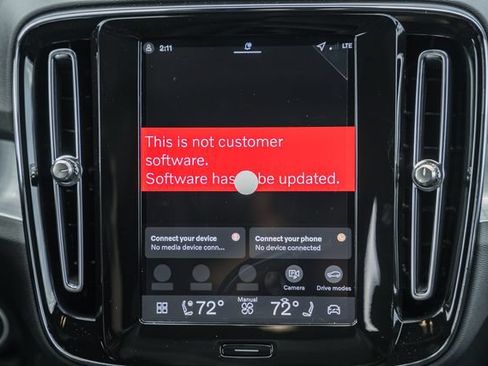 New 2026 Volvo XC40 B5 Ultra w/ Climate Package AWD/4WD image 23