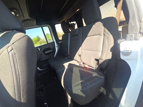 Used 2018 Jeep Wrangler Unlimited Sport S AWD/4WD image 13