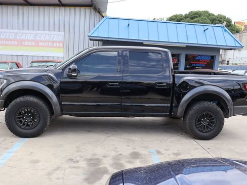 Used 2017 Ford F150 Raptor w/ Equipment Group 802A Luxury AWD/4WD image 4