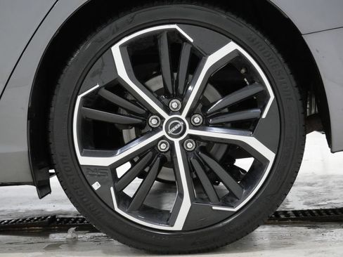 Used 2024 Nissan Altima 2.5 SR FWD image 8