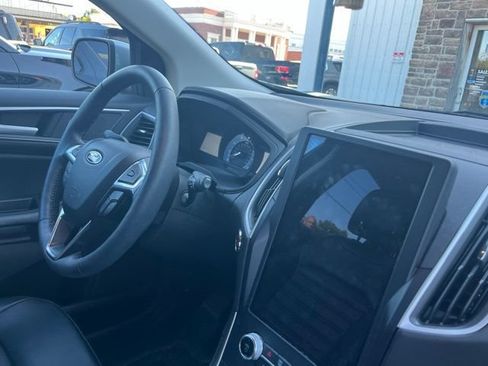 Used 2024 Ford Edge SEL w/ Convenience Package AWD/4WD image 11