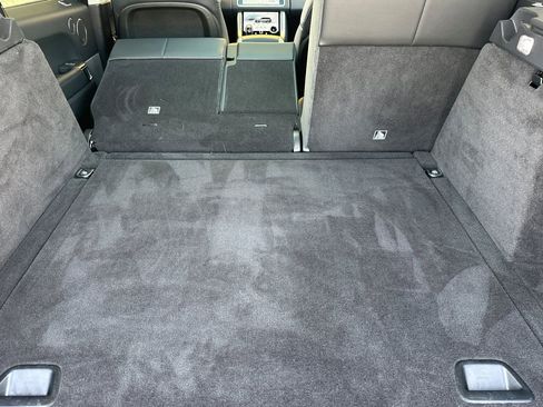 Used 2018 Land Rover Range Rover Sport SE image 18