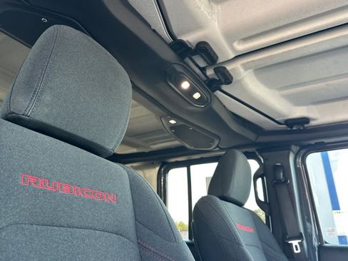Used 2024 Jeep Wrangler Unlimited Rubicon AWD/4WD image 19
