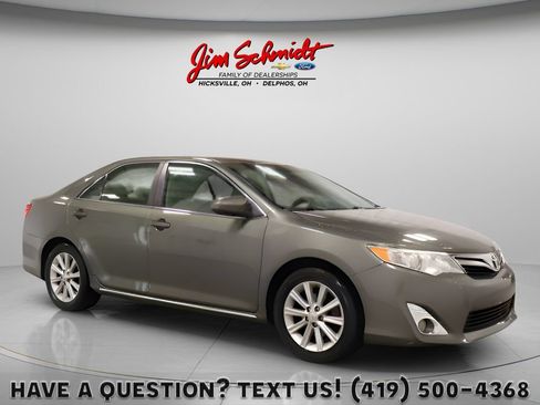Used 2012 Toyota Camry XLE w/ Leather Pkg FWD image 1