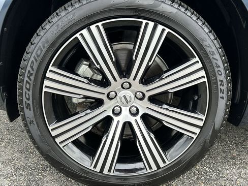 Certified 2024 Volvo XC90 B6 Ultimate w/ Protection Package Premier AWD/4WD image 10