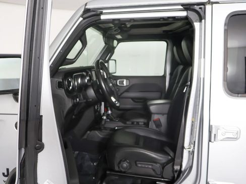 Used 2023 Jeep Wrangler Unlimited Sahara AWD/4WD image 25