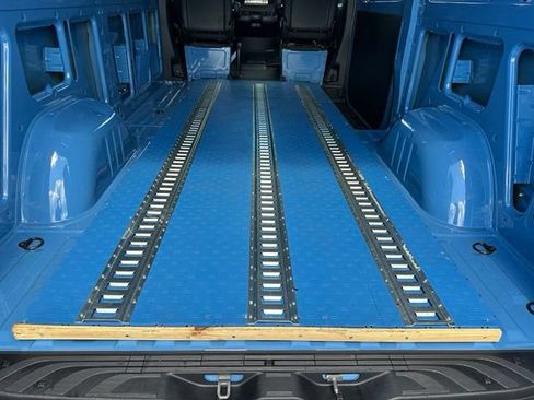 Used 2024 Mercedes-Benz Sprinter 2500 image 14