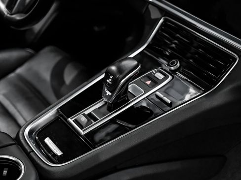 Used 2018 Porsche Panamera 4 w/ Premium Package Plus AWD/4WD image 21