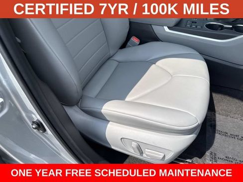 Used 2023 Toyota Highlander XLE FWD image 10