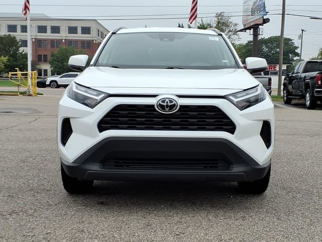 Used 2025 Toyota RAV4 XLE FWD image 2