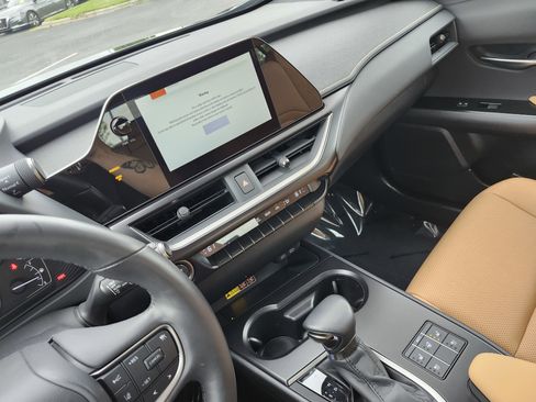Used 2024 Lexus UX 250h AWD w/ Premium Package image 31