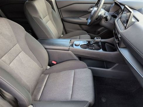 Used 2025 Nissan Rogue SV image 29