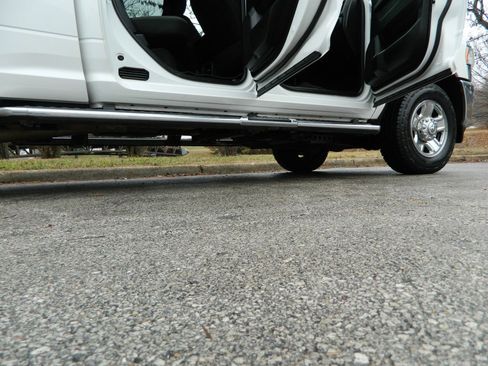 Used 2022 RAM 2500 Tradesman w/ Chrome Appearance Group image 11