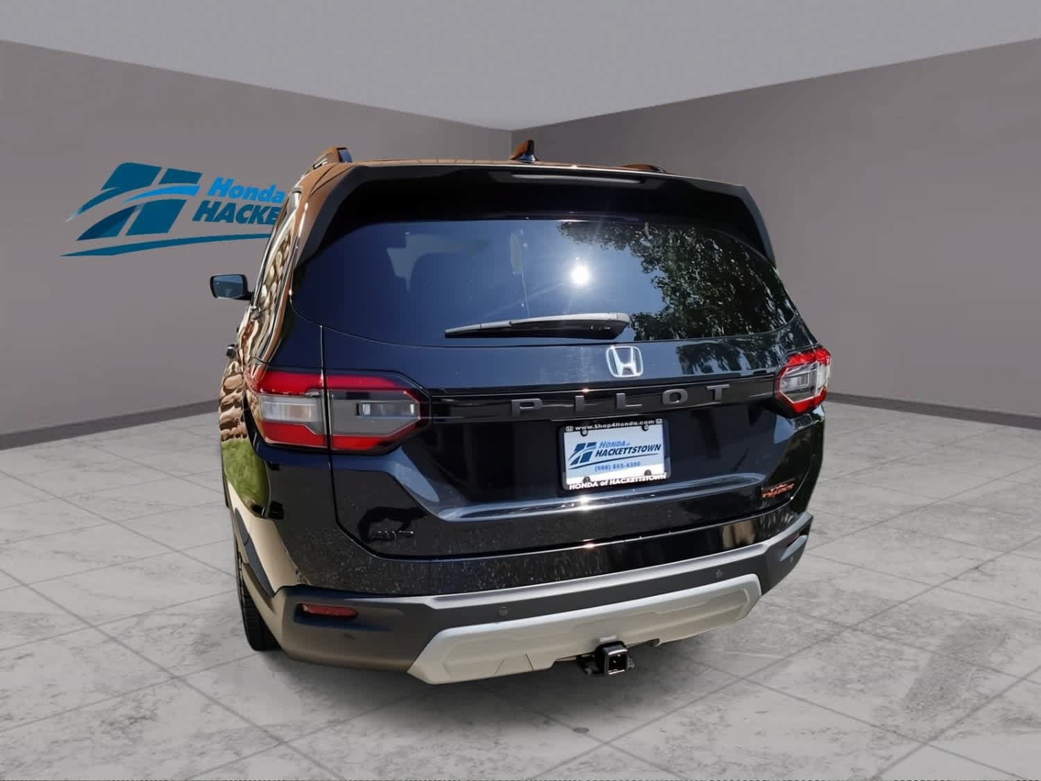 Certified 2025 Honda Pilot TrailSport image 5
