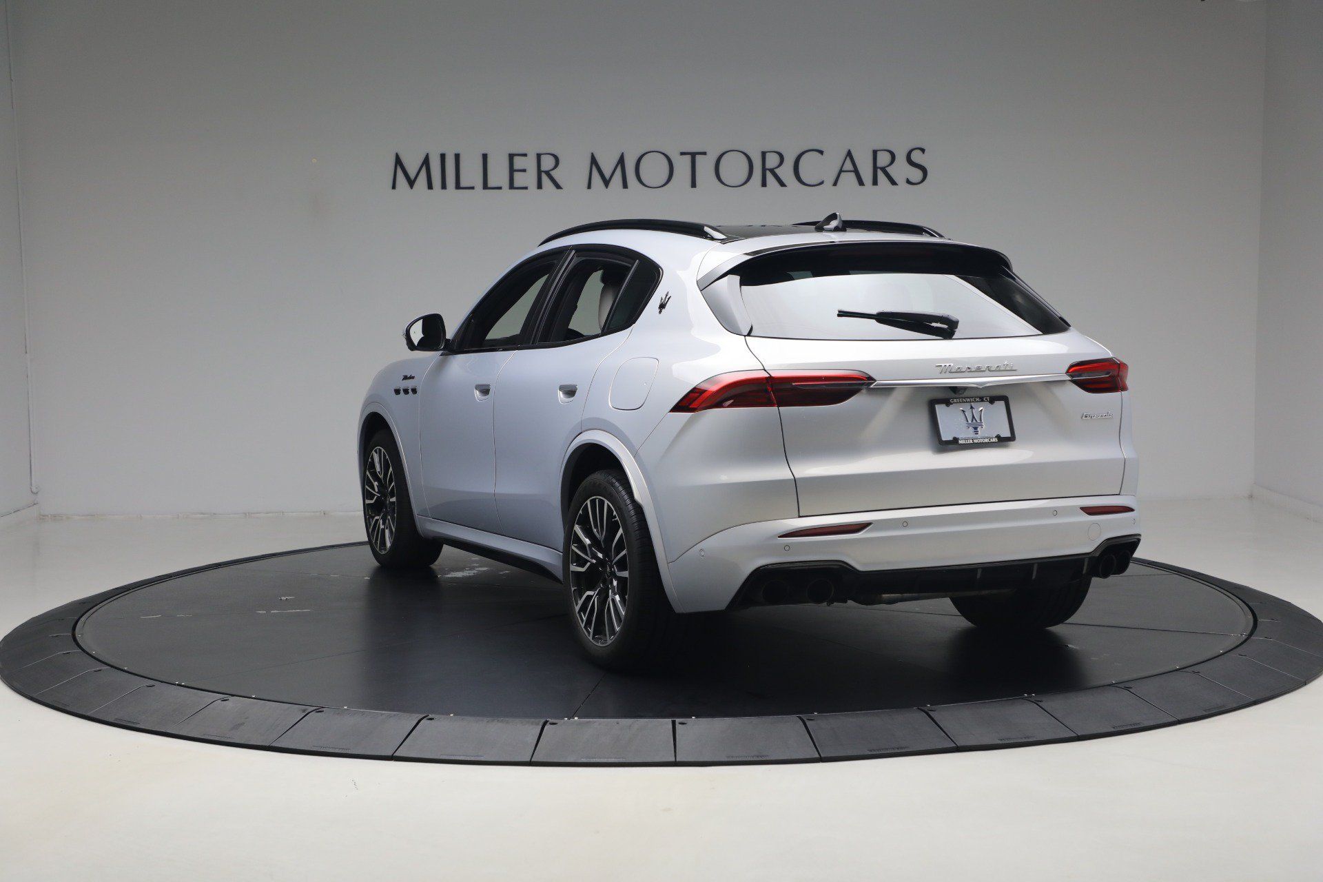 Certified 2023 Maserati Grecale Modena AWD/4WD image 5