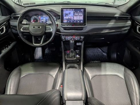 Used 2022 Jeep Compass Altitude w/ Sun and Sound Group image 11