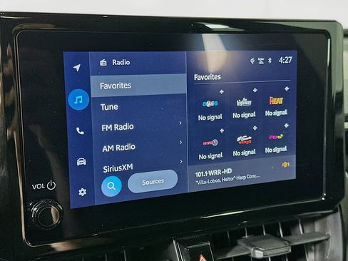 Used 2024 Toyota Corolla Cross LE w/ Moonroof Package image 21